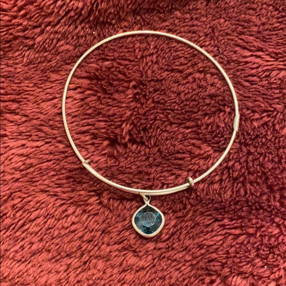 Sapphire stone bracelet